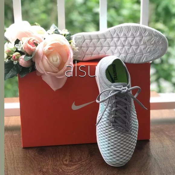 NWT Nike Free TR Flyknit 2 Glacier Ice WMNS - Picture 3 of 7